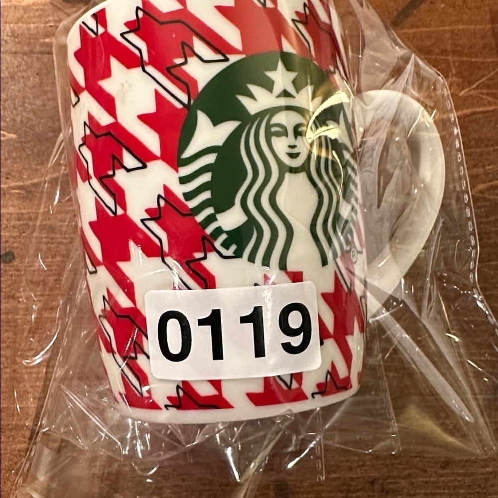 2017 Starbucks Red and White Houndstooth 10 oz Coffee or Tea Mug - Picture 5 of 5